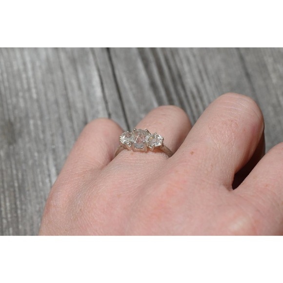 alternative raw diamond engagement ring raw crystal size 4 5 6 7 8 8 9 1… - Picture 2 of 5